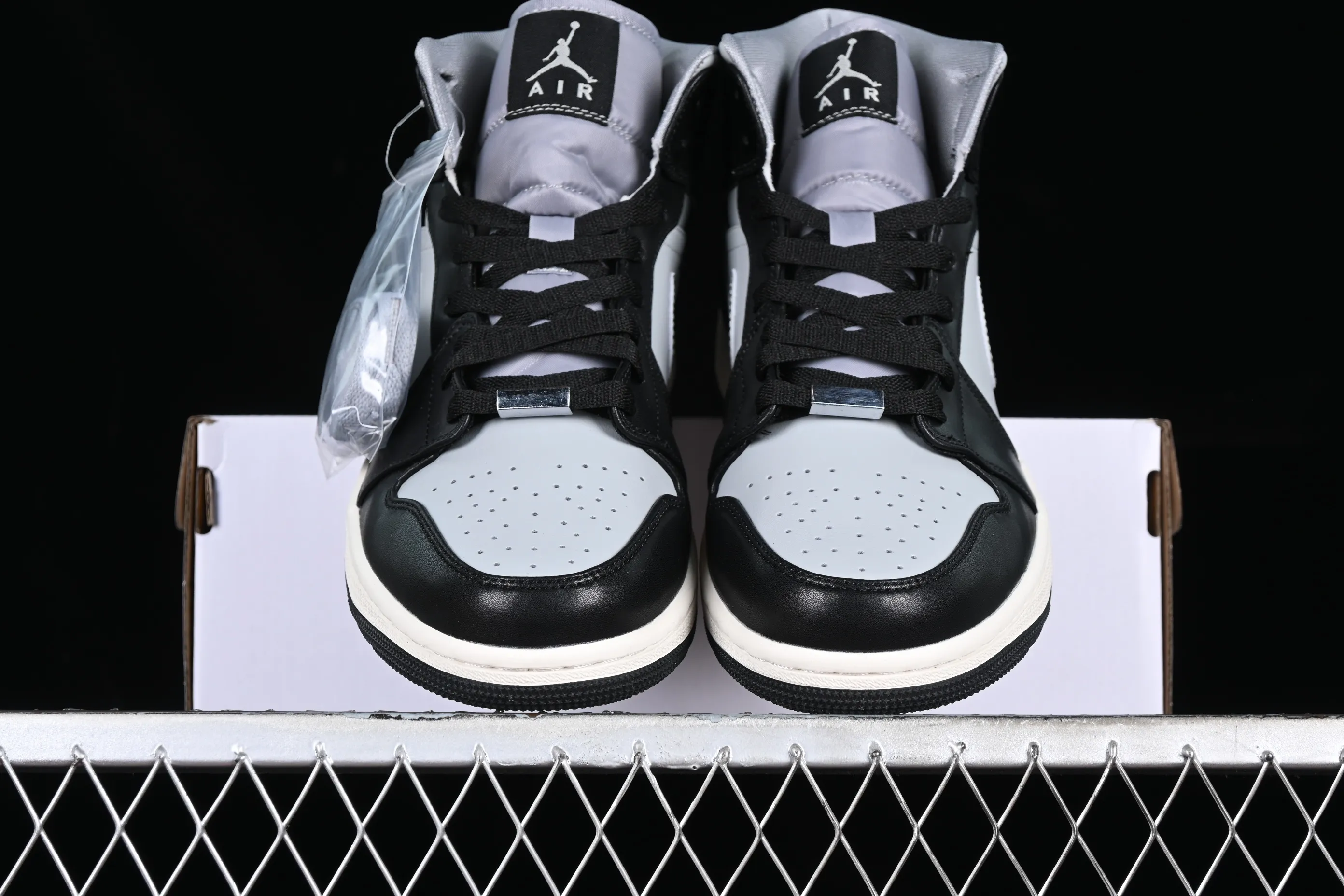 All categories Air Jordan Jordan series basketball shoes Air Jordan 1 Mid Air Jordan 1 Mid SE "Black Chrome" AJ1 Joe 1 Smoked Panda mid-top basketball shoes FB9892-002